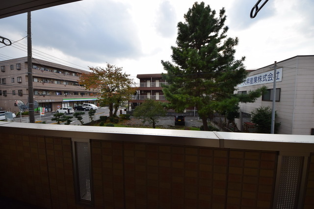 拡大写真:SOLEIL 3階301の★窓から見える風景は…★