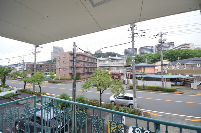 拡大写真：ジョイハウス南大沢 2階201の★窓から見える風景は…★