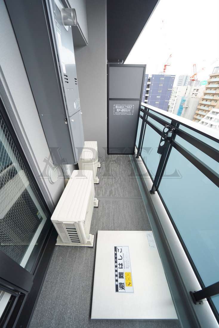 拡大写真:S-RESIDENCE堺筋本町Deux 11階1110のバルコニー