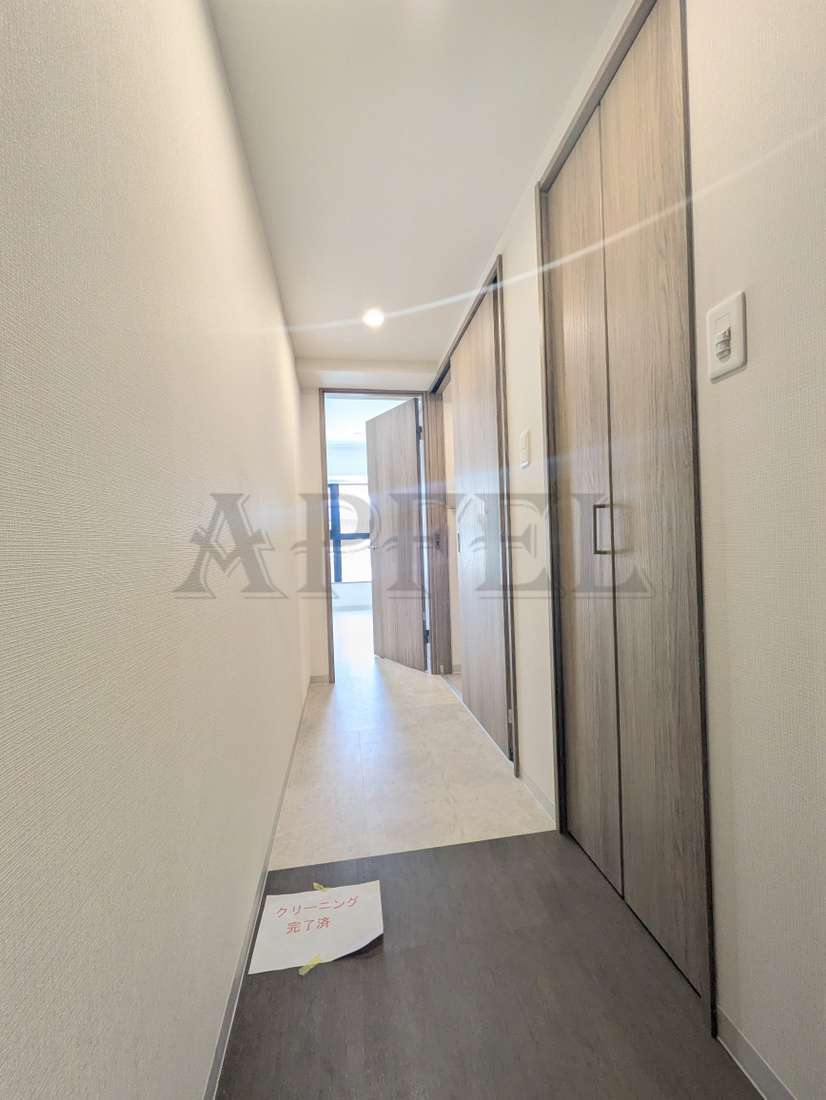 拡大写真:La Casa 上汐 4階401の玄関