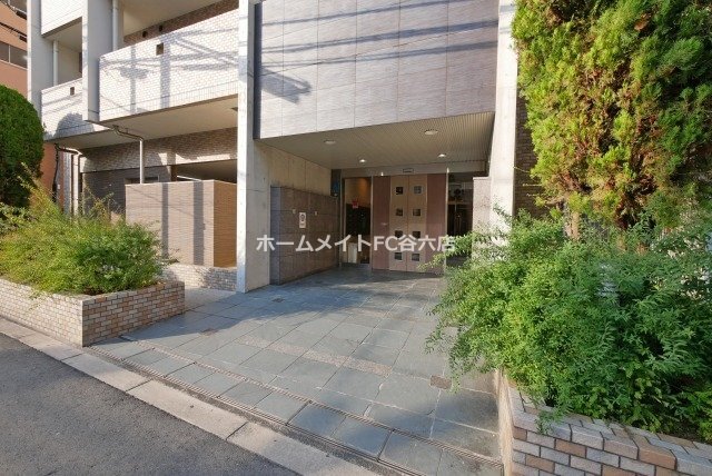 拡大写真:ゼニスレジデンス難波南 4階401のエントランス