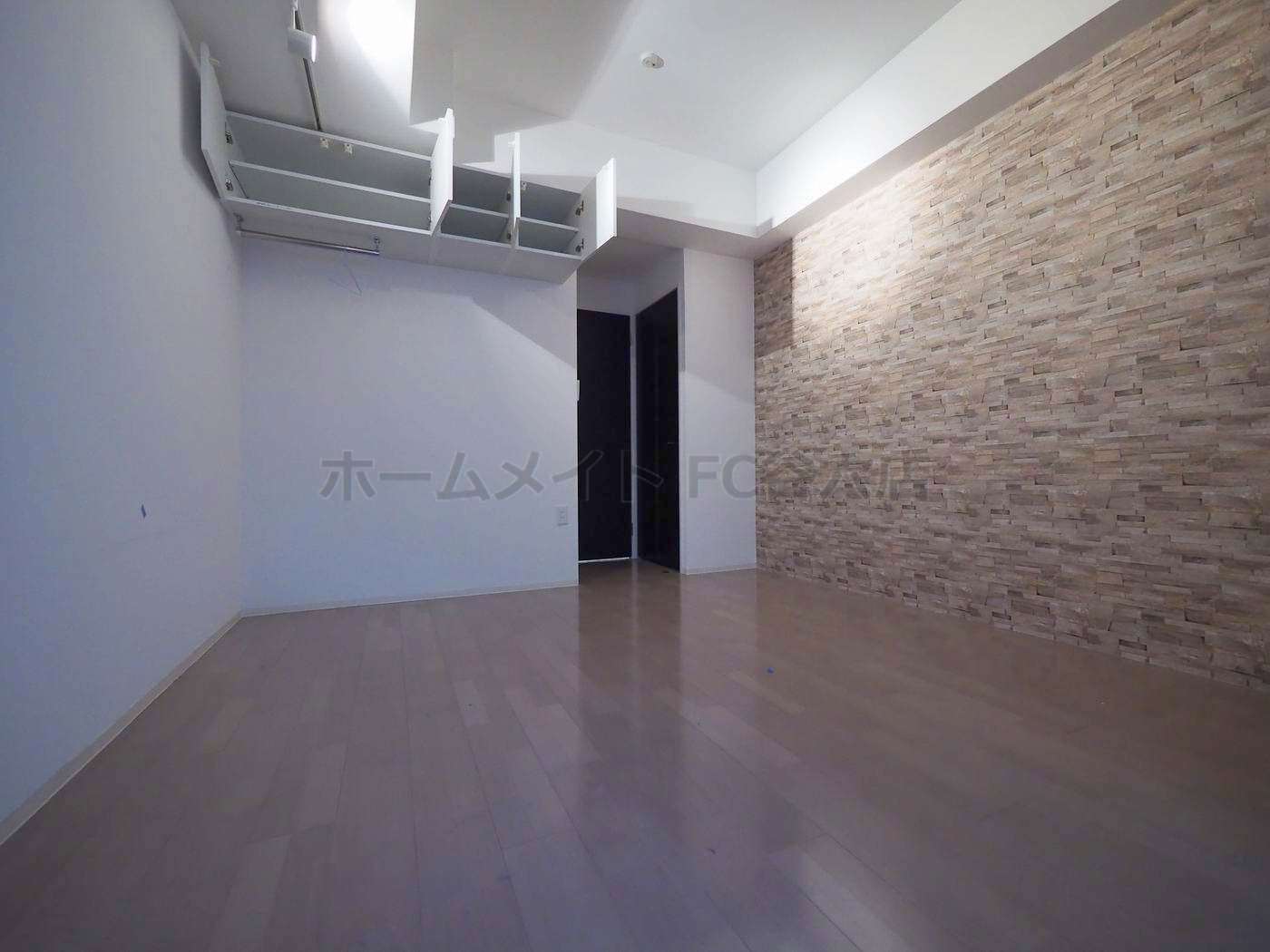 拡大写真:SERENiTE本町エコート 4階402の居間