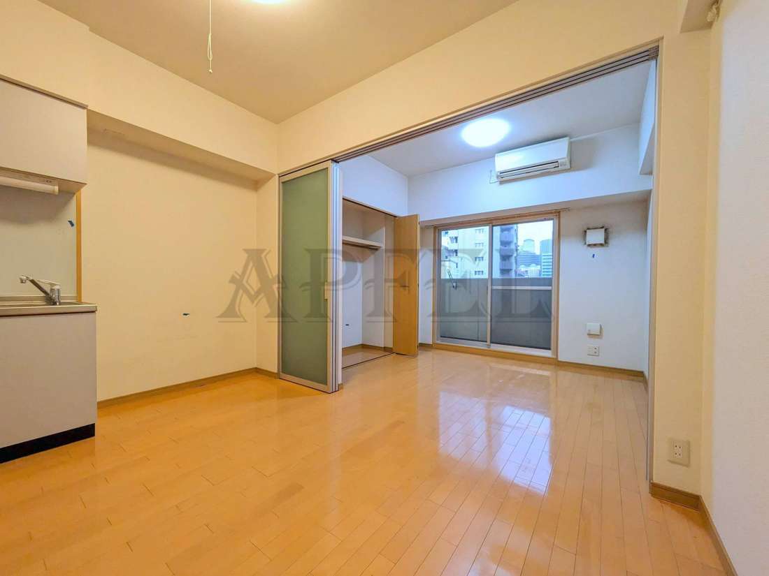 拡大写真:ONE ROOF FLAT FUKUSHIMA 10階1010の居間