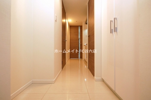 拡大写真:S-RESIDENCE難波Briller 9階909の玄関