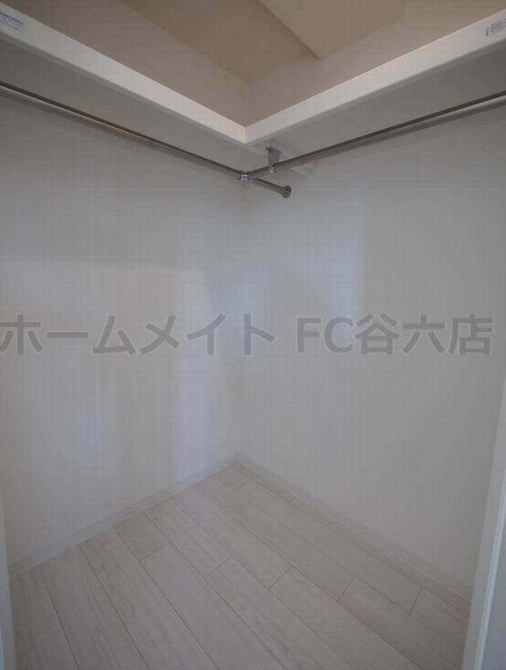 拡大写真:La Douceur梅田West 8階801の収納
