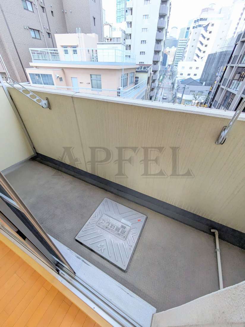拡大写真:ONE ROOF FLAT FUKUSHIMA 8階808のバルコニー