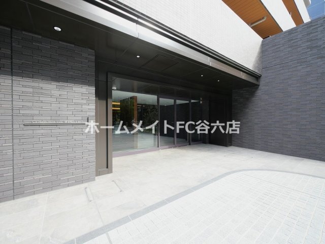 拡大写真:コンフォリア・リヴ博労町一丁目Q 4階408のエントランス