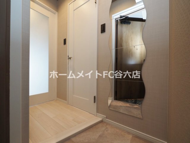 拡大写真：ブエナビスタ難波タワー 5階501の玄関