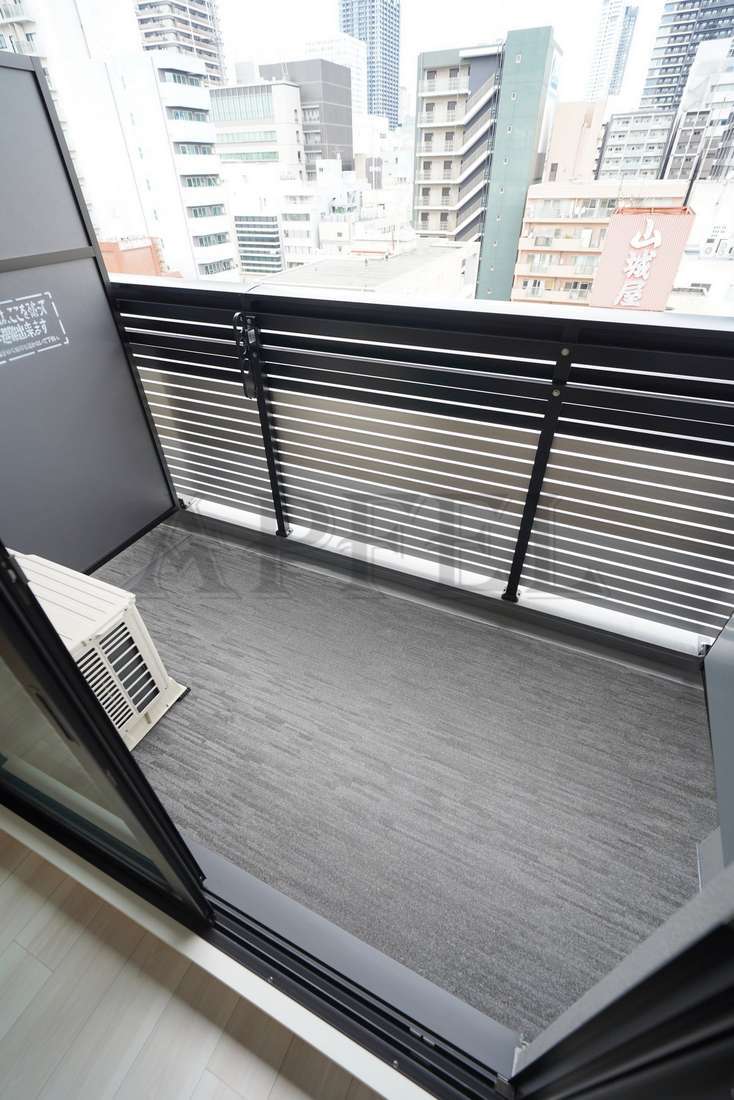 拡大写真:S-RESIDENCE堺筋本町Deux 2階202のバルコニー