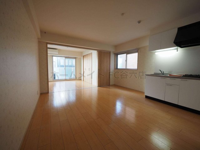 拡大写真:きーとすはうす 6階604の居間
