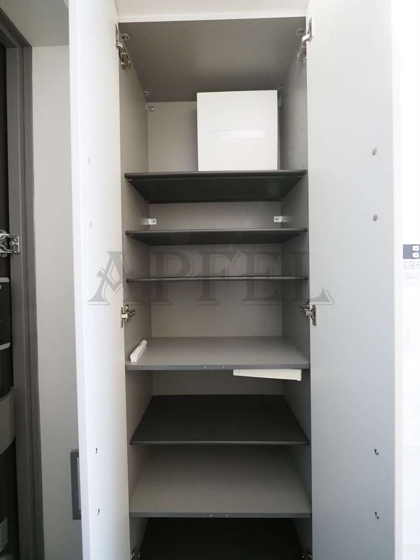 拡大写真:シーズンフラッツ靭本町 4階402の玄関