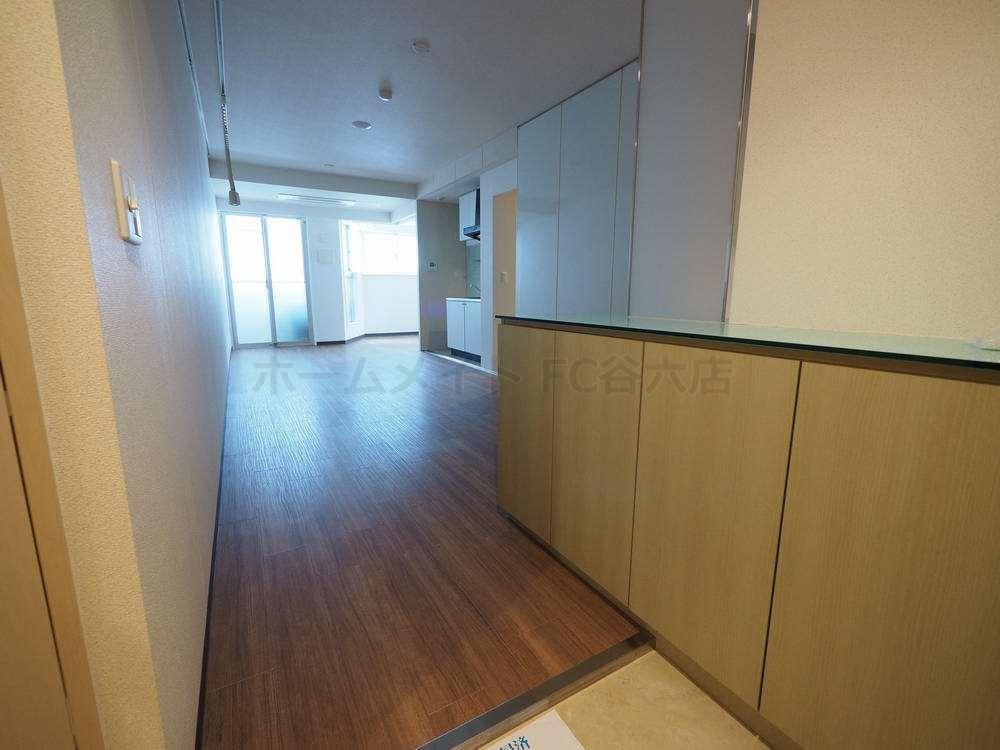 拡大写真:アーバンフラッツ瓦町 7階705の玄関