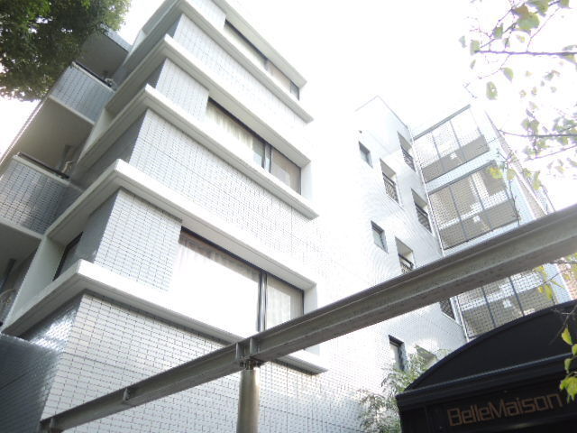 拡大写真：ベルメゾン赤坂フォレスト 3階304の外観