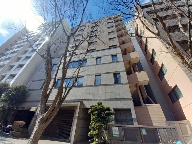 アーバス大手門の外観