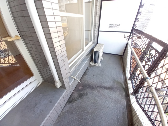 拡大写真:エステートモア赤坂 13階1303のバルコニー