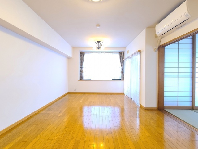 拡大写真:エテルナ高取2 3階301のリビング