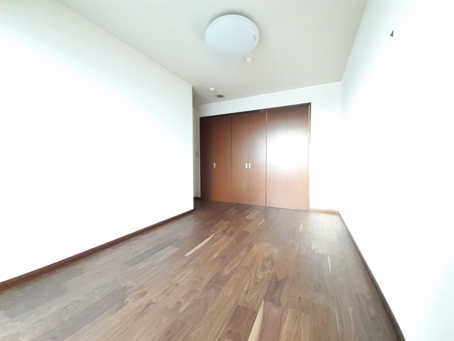 拡大写真:アトモスももち 17階1706の寝室
