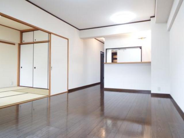 拡大写真:アンピール別府2 5階501のリビング