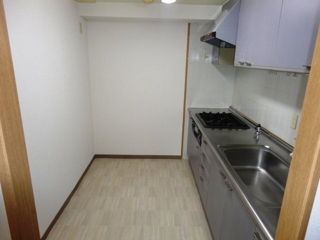 拡大写真：ベルメゾン赤坂フォレスト 3階304のキッチン