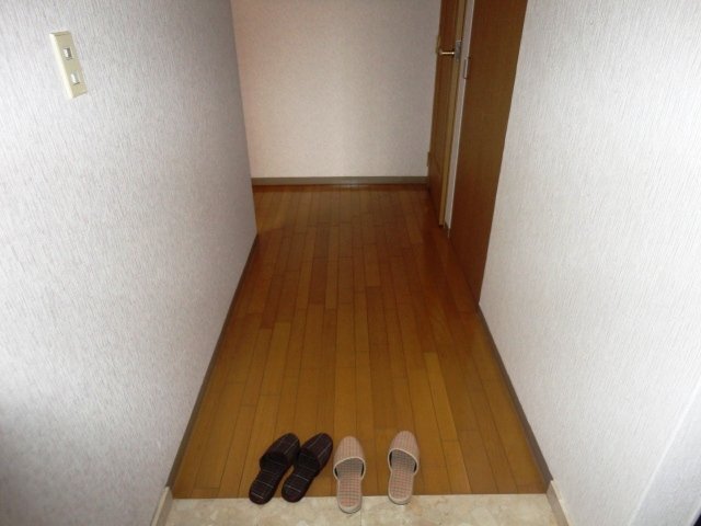 拡大写真：ベルメゾン赤坂フォレスト 3階304の玄関