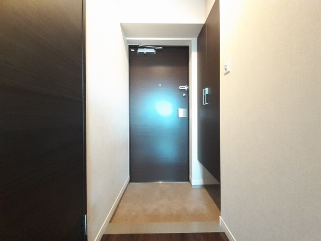 拡大写真：ドゥーエ赤坂 5階520の玄関
