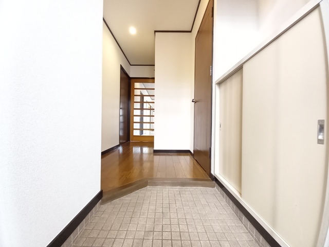 拡大写真:エミネント西新 7階702の玄関