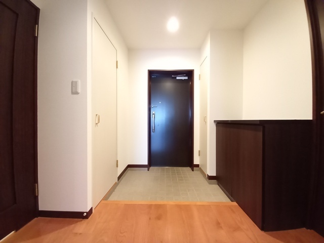 拡大写真:ピエールボレ室見 7階701の玄関