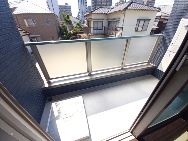 拡大写真:Nexus姪浜 3階301のバルコニー