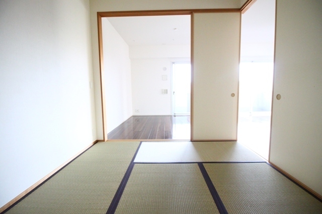 拡大写真:サーパス赤坂マスターズビュー 3階303の子供部屋