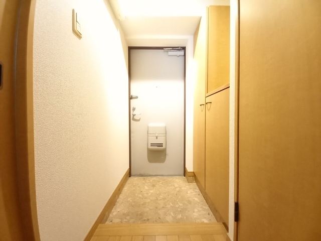 拡大写真:アーバス大手門 6階608の玄関