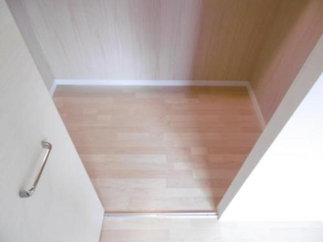 拡大写真:シューベルブ六本松 4階401の収納