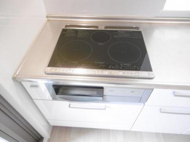 拡大写真:シューベルブ六本松 4階401のキッチン