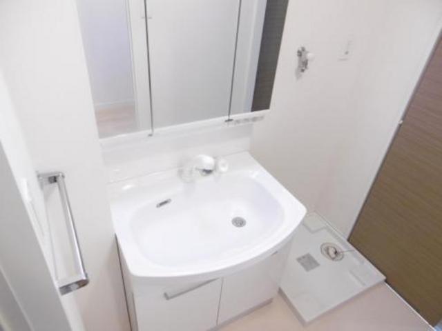拡大写真:シューベルブ六本松 4階401の洗面台