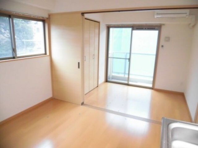 拡大写真:オークマンション 3階301の居間