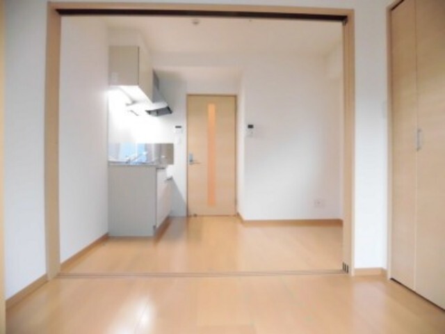 拡大写真:オークマンション 3階301のリビング