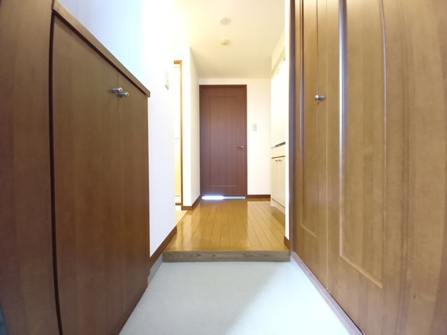 拡大写真:エルブラン姪浜 5階504の玄関