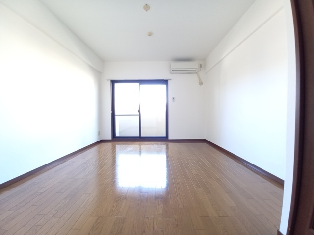 拡大写真:エルブラン姪浜 5階504のリビング