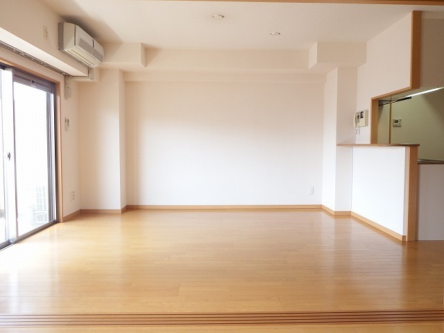 拡大写真:アーバス大手門 4階402の居間