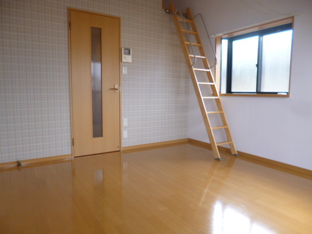 拡大写真:ピュア茶山弐番館 1階101のリビング