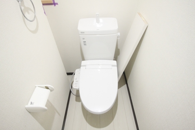 拡大写真:MEINOHAMA416 3階3203のトイレ