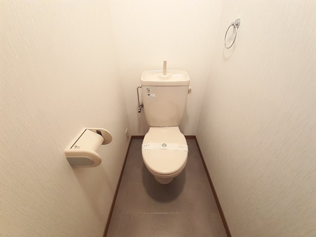 拡大写真:ウイング福重 4階402のトイレ