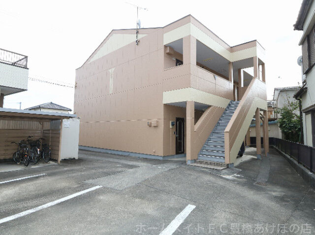 拡大写真:ツーリバーズ袴田 2階205の建物外観