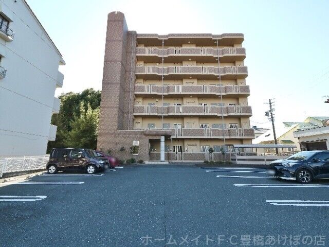 拡大写真:プラシード・アルバ 6階603の建物外観