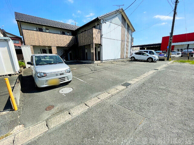 拡大写真:アンフィールド 1階102の駐車場