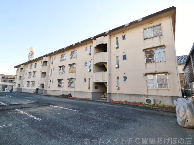 拡大写真：カメリア栄 2階205の建物外観