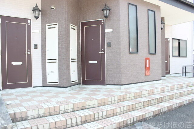 拡大写真:ハイステージ弐番館B 2階202のエントランス