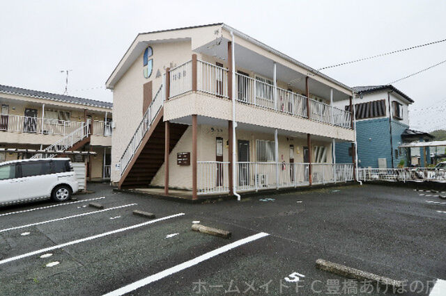 拡大写真:Surplus 常春 B 1階102の建物外観