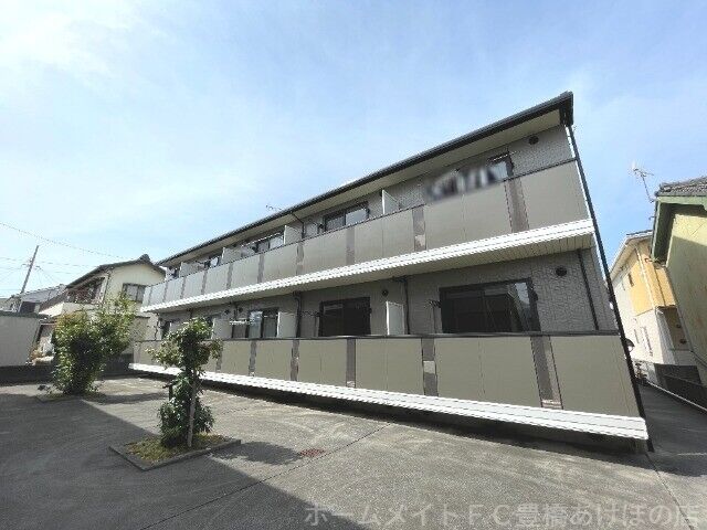 拡大写真:メゾン・ド・ラヴィ菰口 Ⅱ 2階201の建物外観