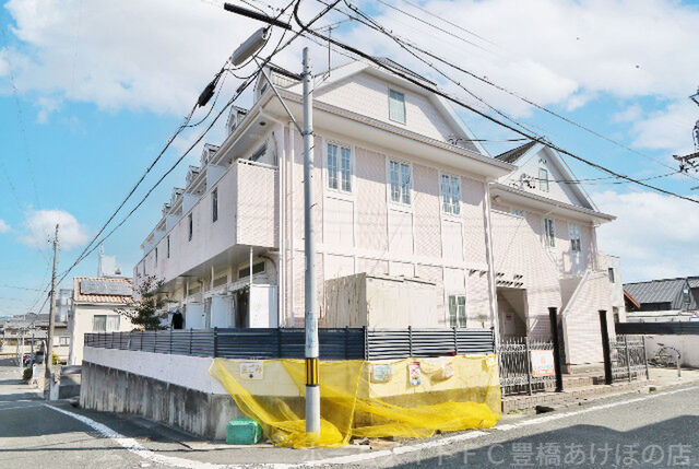 拡大写真:カーサ井原 1階110の建物外観