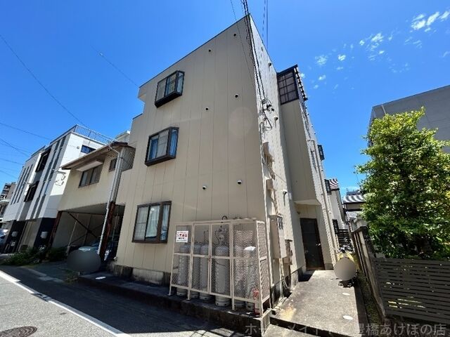 拡大写真:ウイングコート 東小田原 2階B202の建物外観